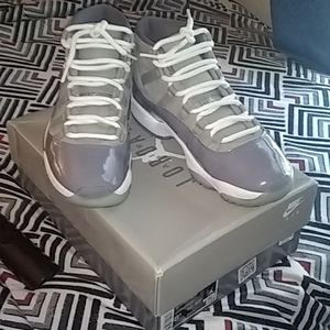 Jordan retro 11's cool grey